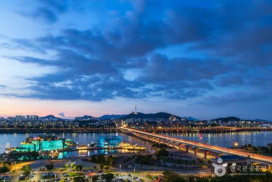 KTO Seoul nightlife street image for a private evening route